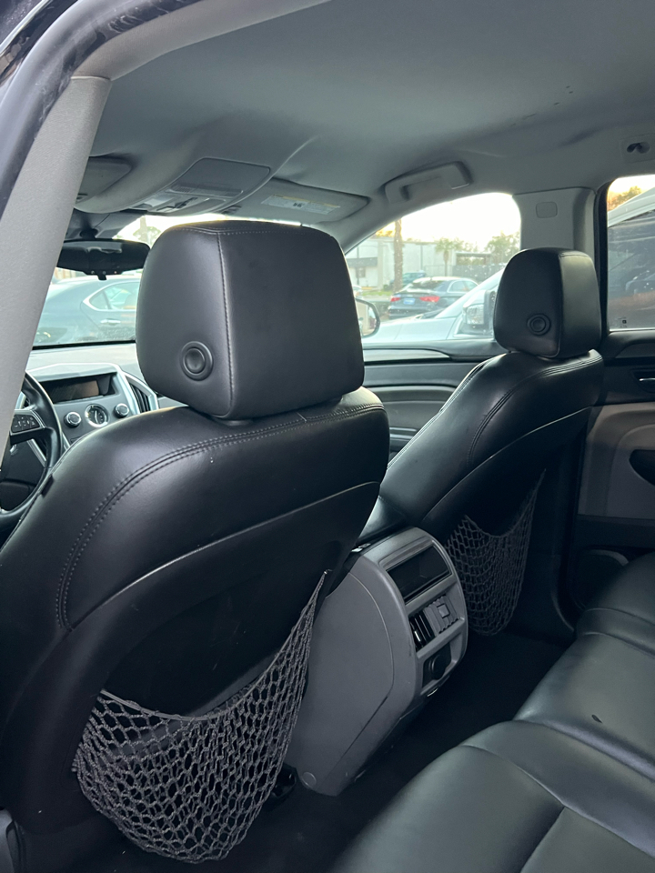 Cadillac SRX Base 2011