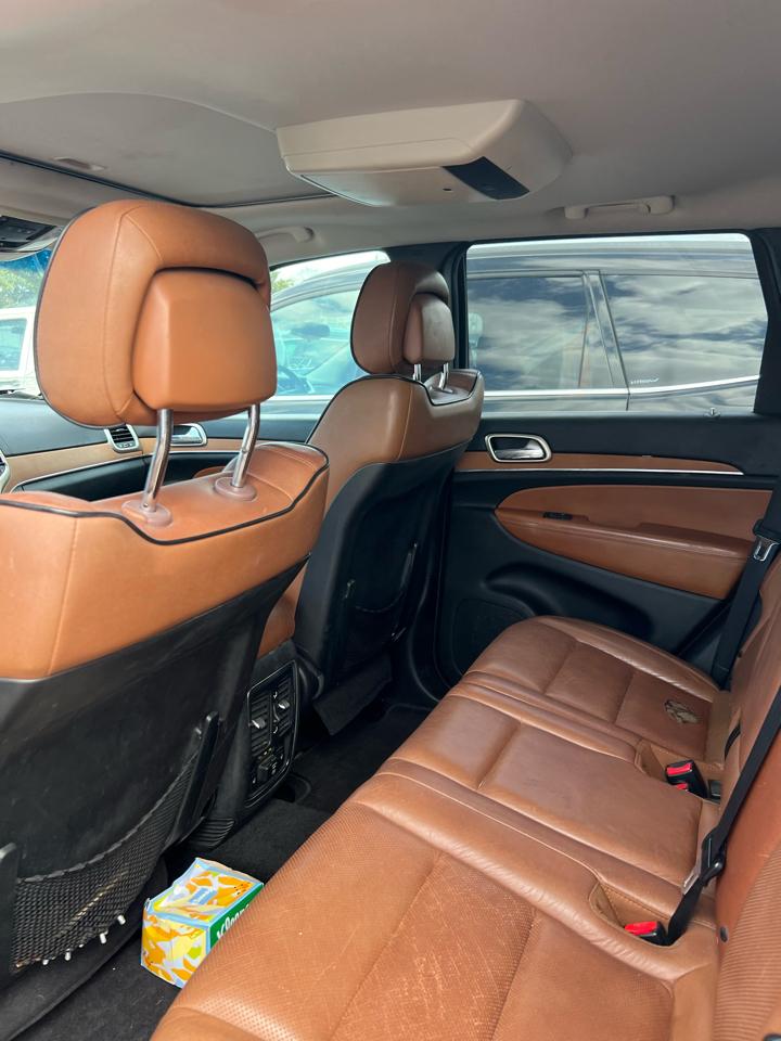 Jeep Grand Cherokee Overland 2WD 2011