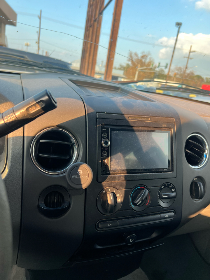 Ford F-150 Lariat SuperCab 5.5-ft Box 2WD 2004