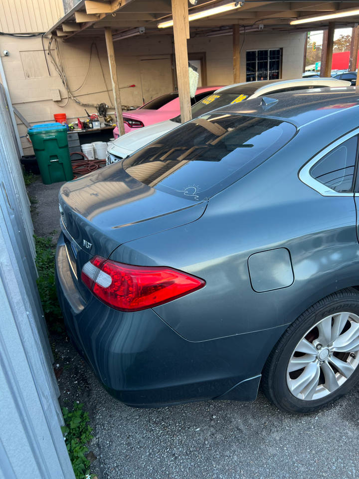 Infiniti M M37 2011
