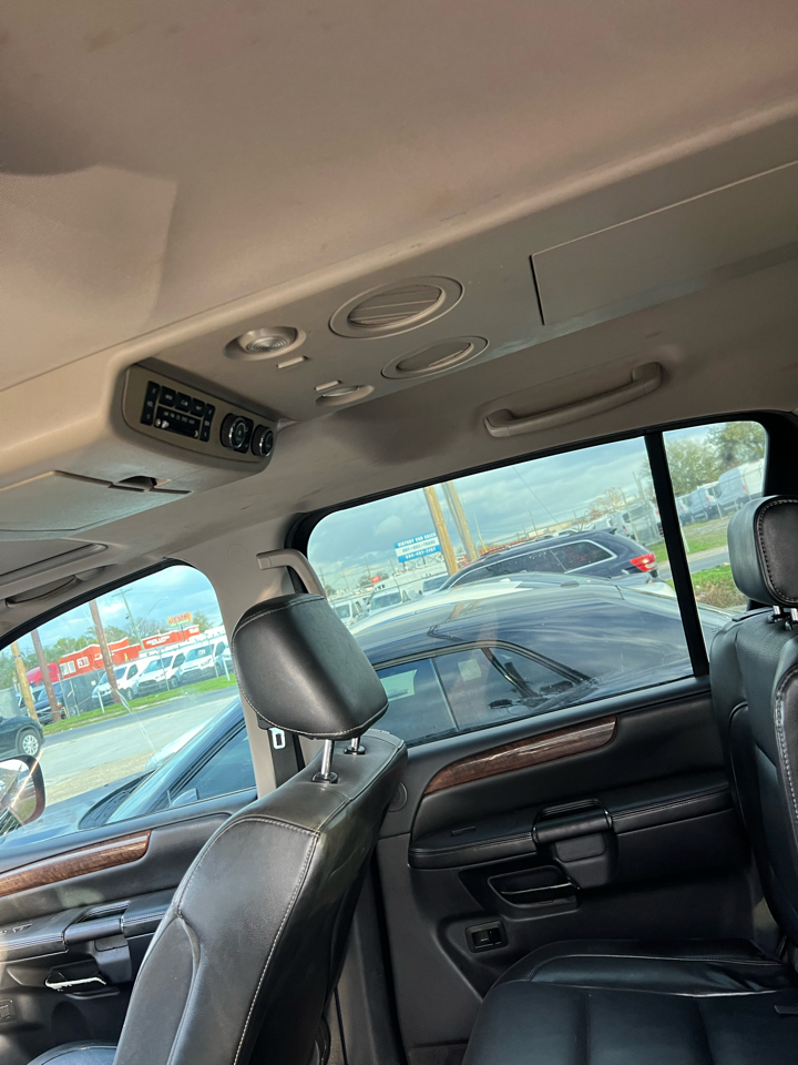 Nissan Armada SL 2WD 2011