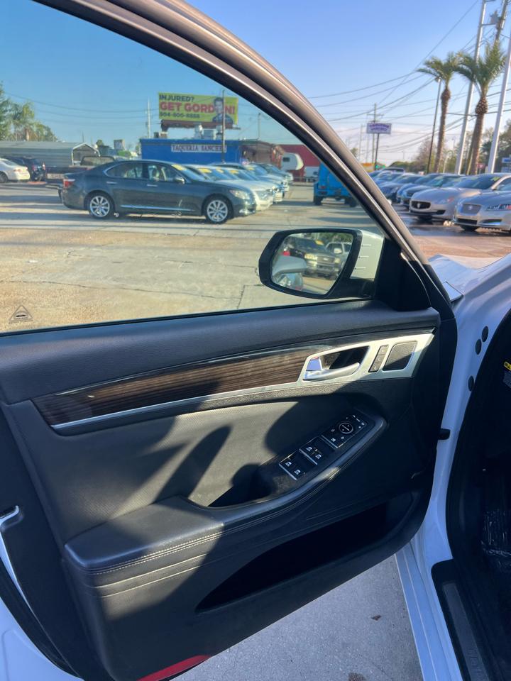 Hyundai Genesis 3.8L 2016