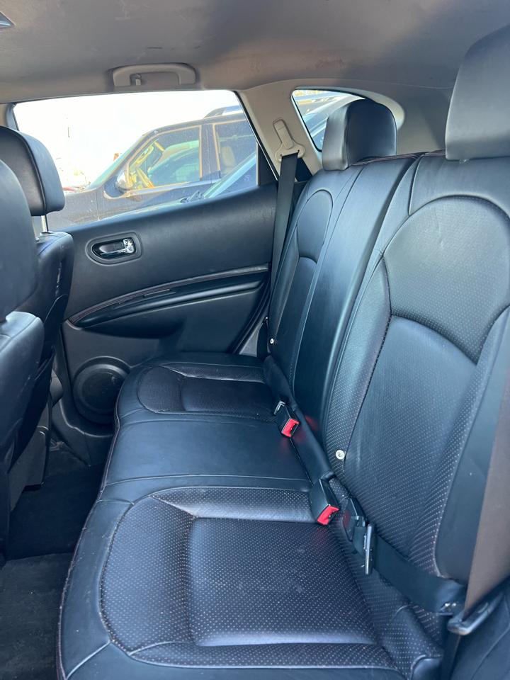 Nissan Rogue S AWD 2011