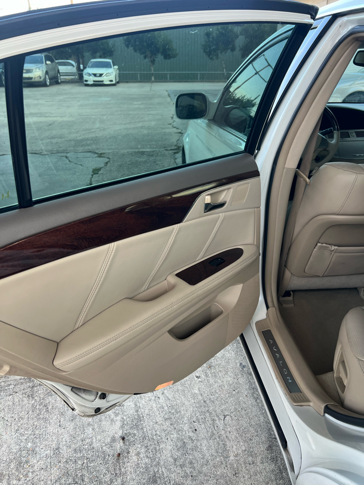 Toyota Avalon XLS 2008