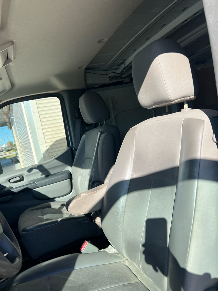 Nissan NV Cargo 1500 SV 2015