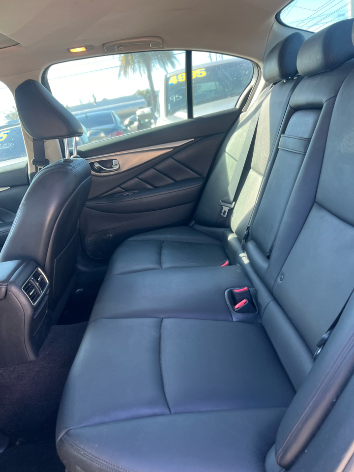 Infiniti Q50 Base 2015