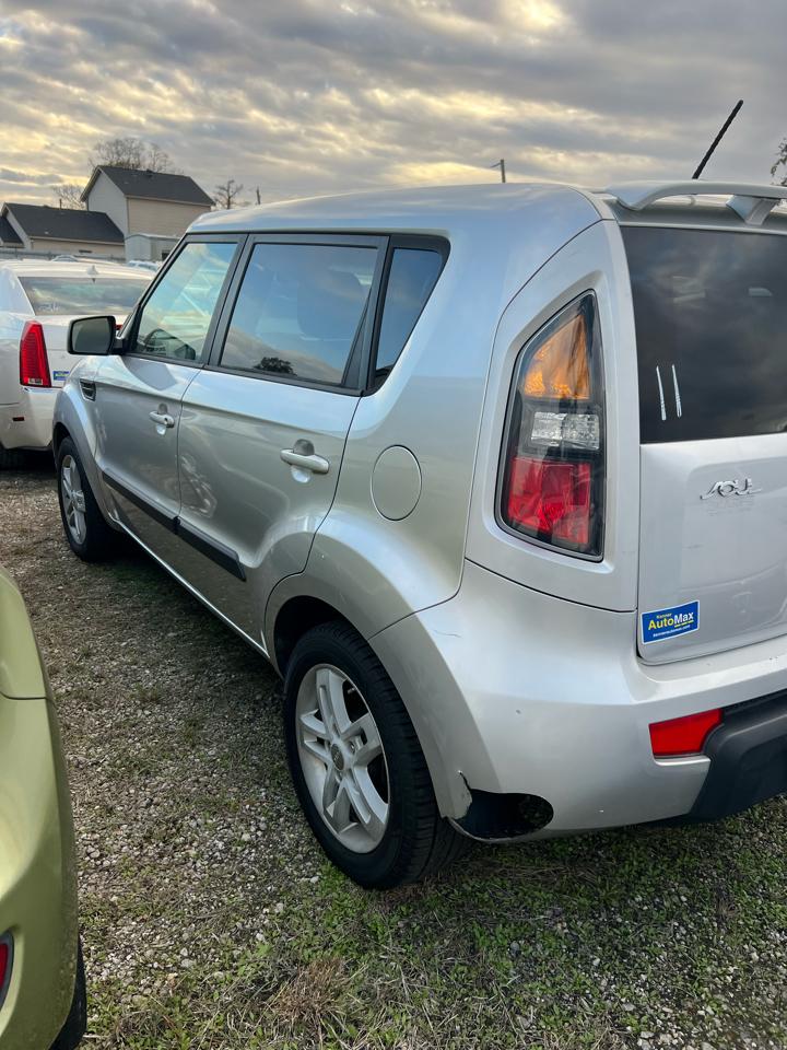 Kia Soul + 2011
