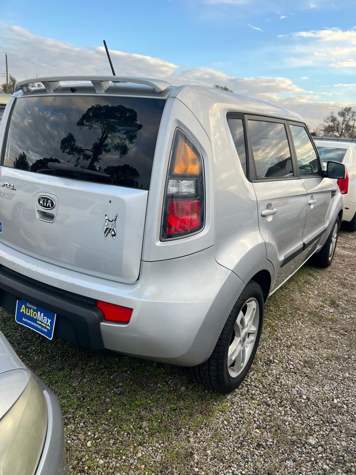 Kia Soul + 2011