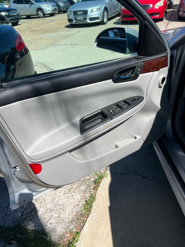 Chevrolet Impala LS 2011