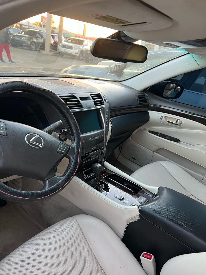 Lexus LS 460 Luxury Sedan 2007