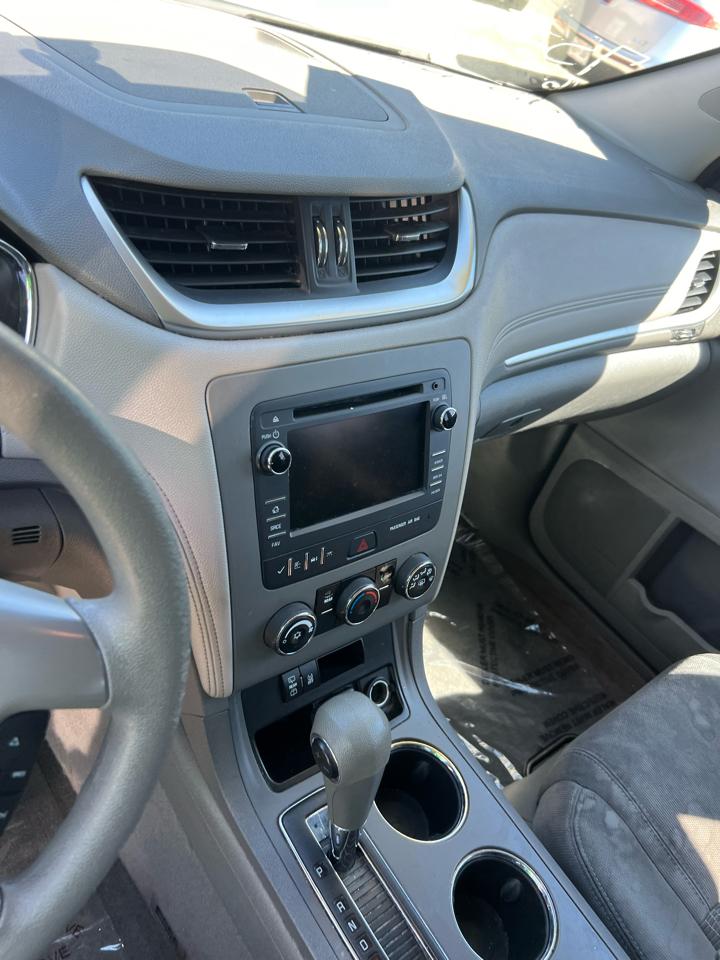 Chevrolet Traverse LS FWD w/PDC 2016