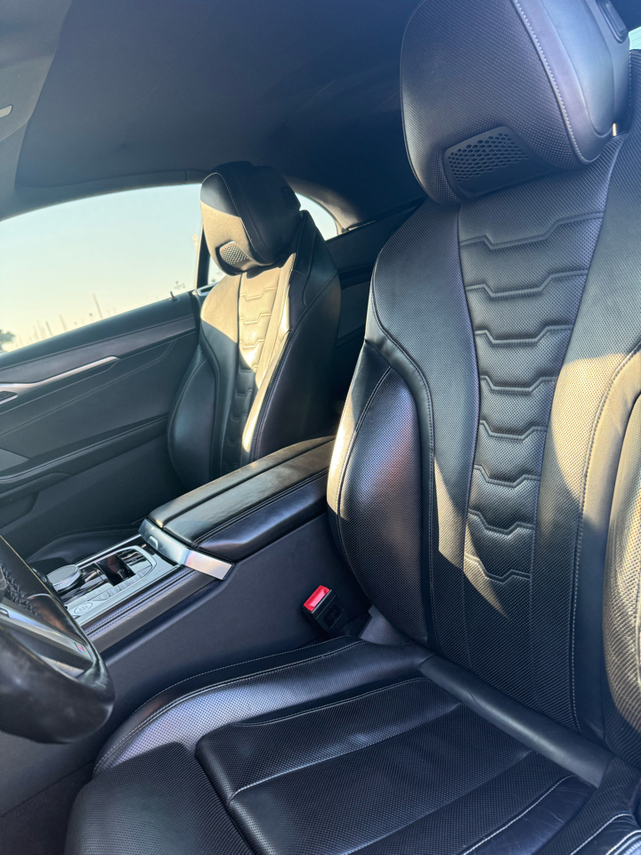 BMW 8-Series M850i xDrive Convertible 2021