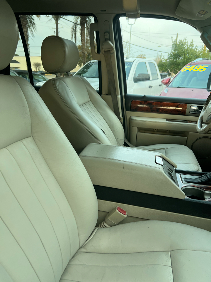 Lincoln Navigator Luxury 2WD 2003