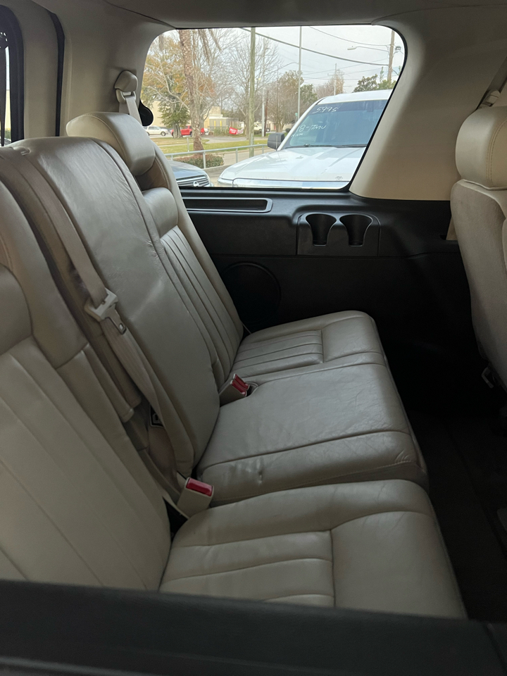 Lincoln Navigator Luxury 2WD 2003