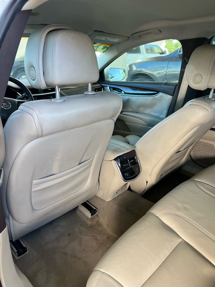 Cadillac XTS Luxury 2013