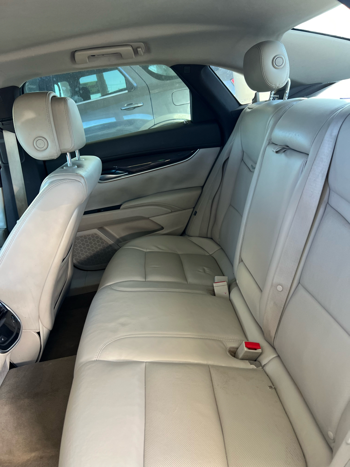 Cadillac XTS Luxury 2013