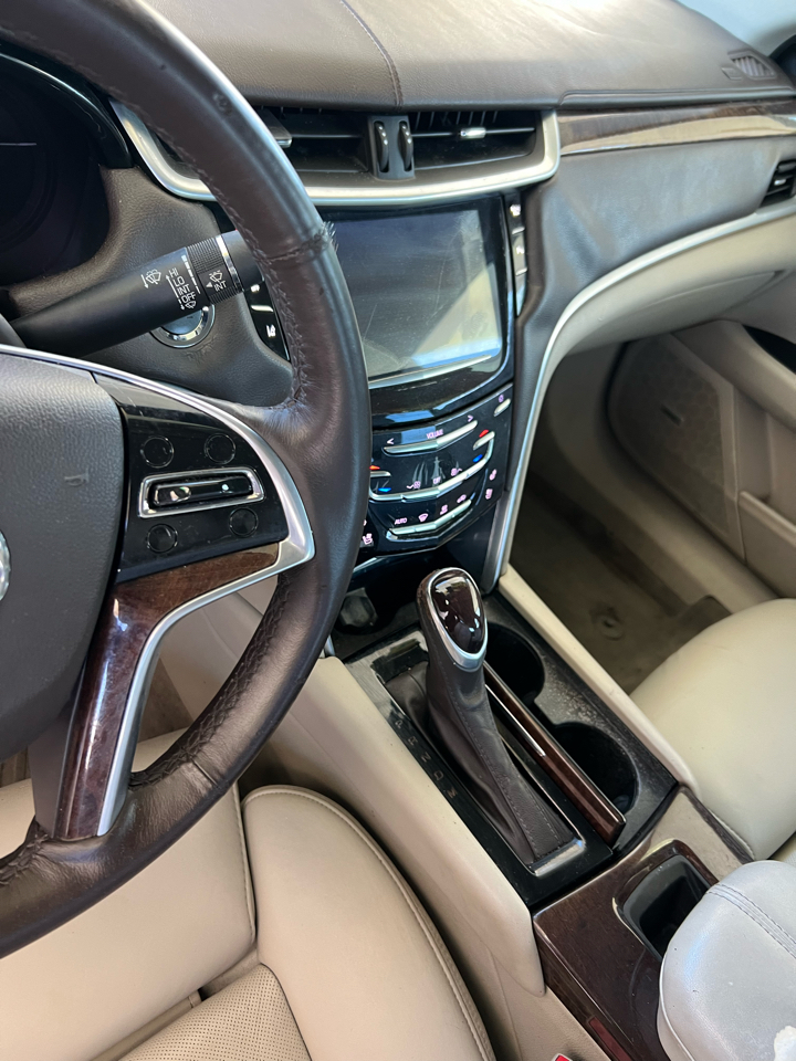 Cadillac XTS Luxury 2013