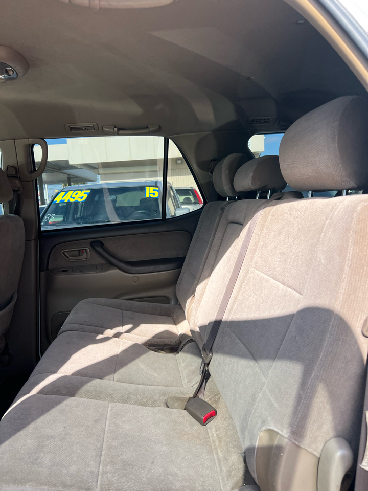 Toyota Sequoia SR5 2WD 2004