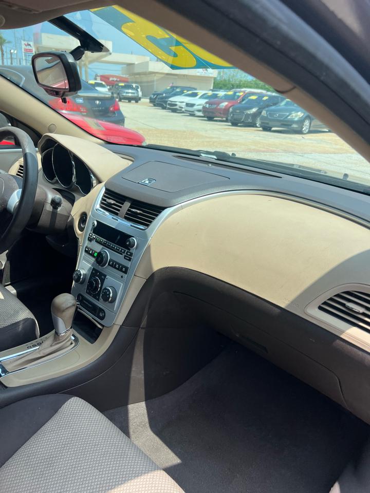 Chevrolet Malibu LS 2011