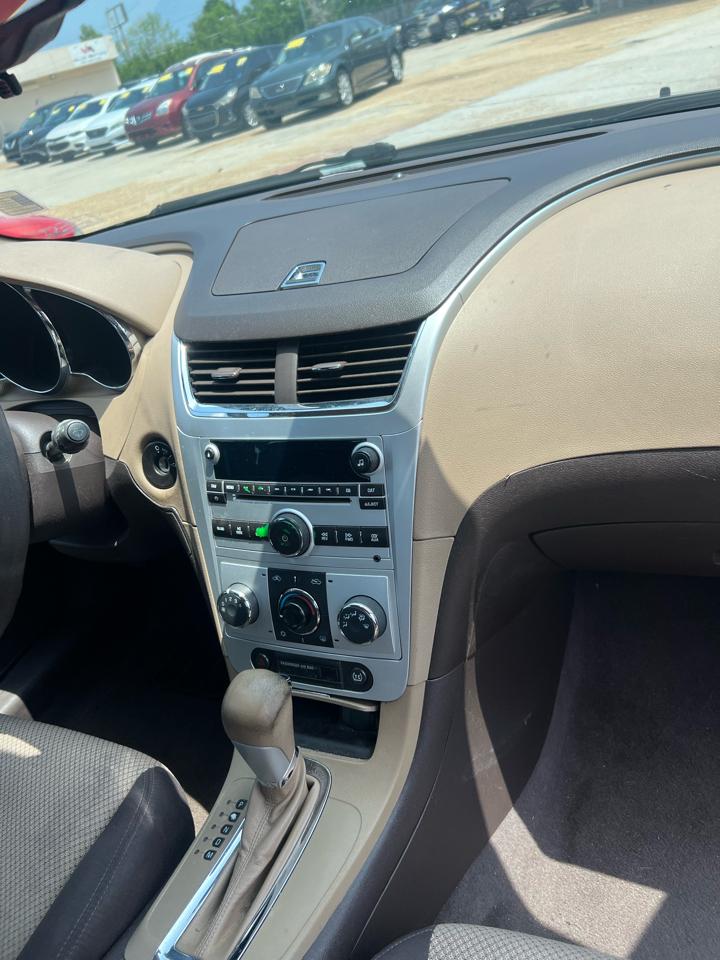 Chevrolet Malibu LS 2011