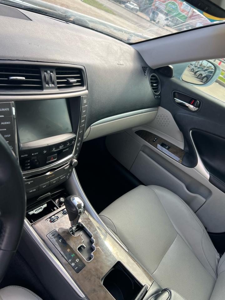 Lexus IS 250 RWD 2011