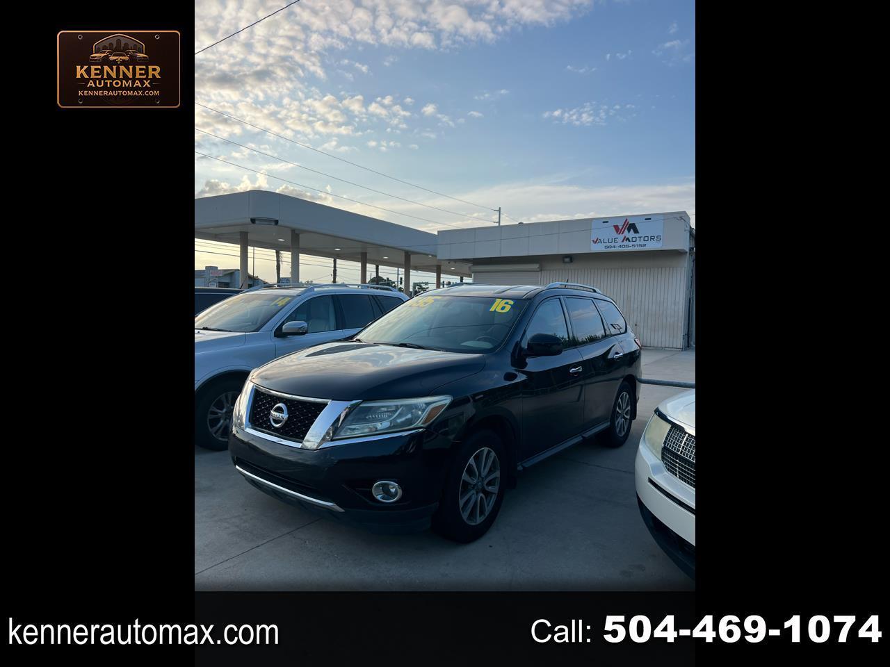 2016 Nissan Pathfinder SV 2WD's photo