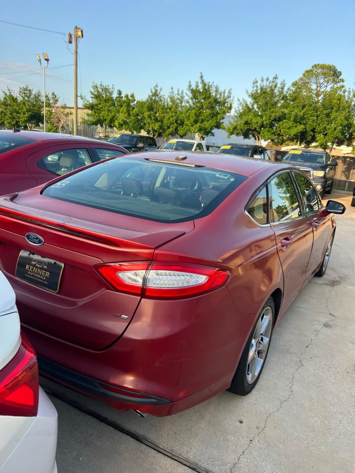 Ford Fusion SE 2016