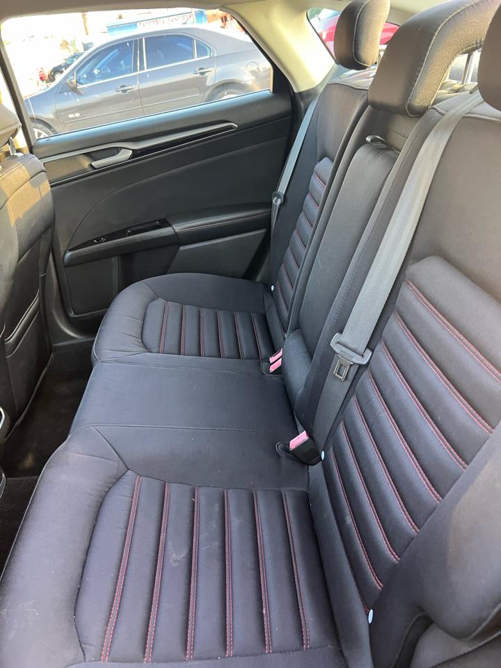 Ford Fusion SE 2016
