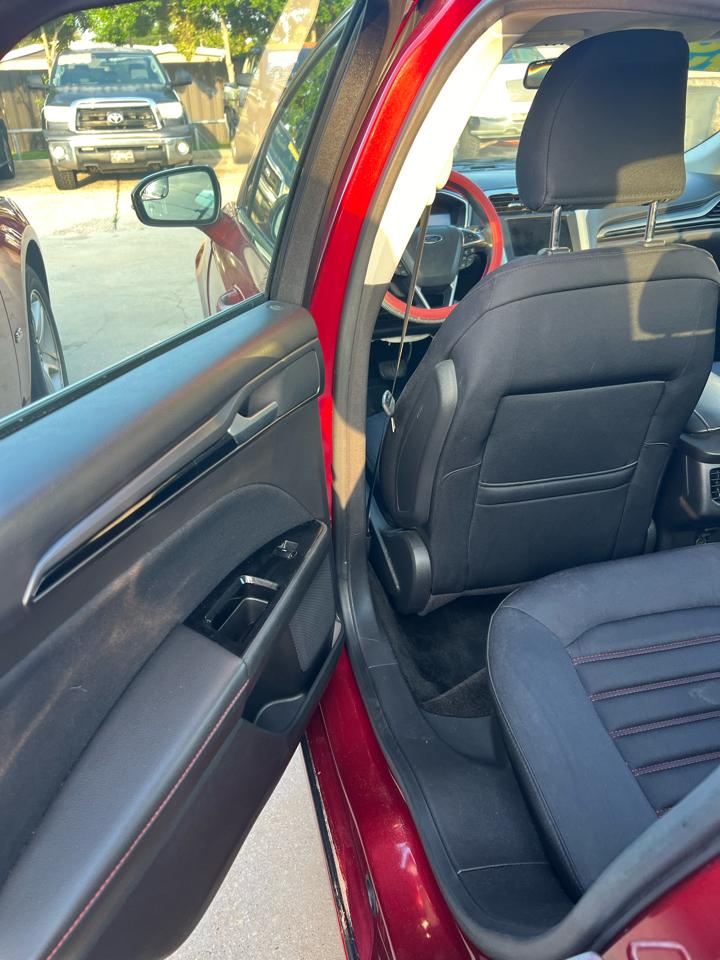 Ford Fusion SE 2016