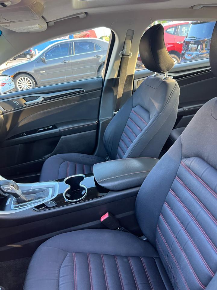 Ford Fusion SE 2016