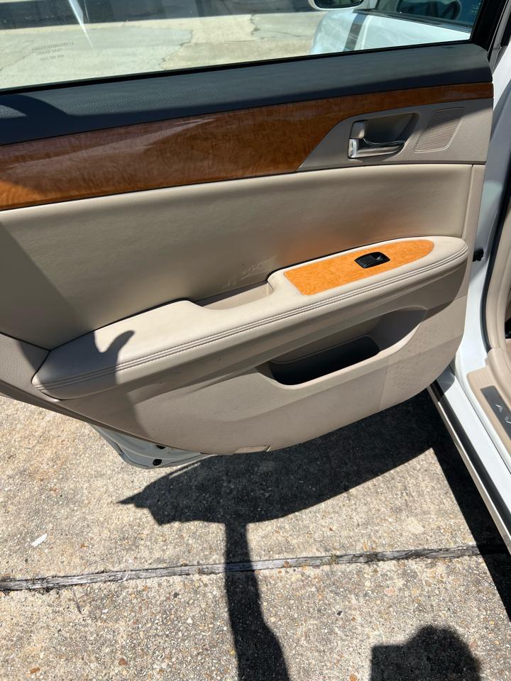 Toyota Avalon XL 2005