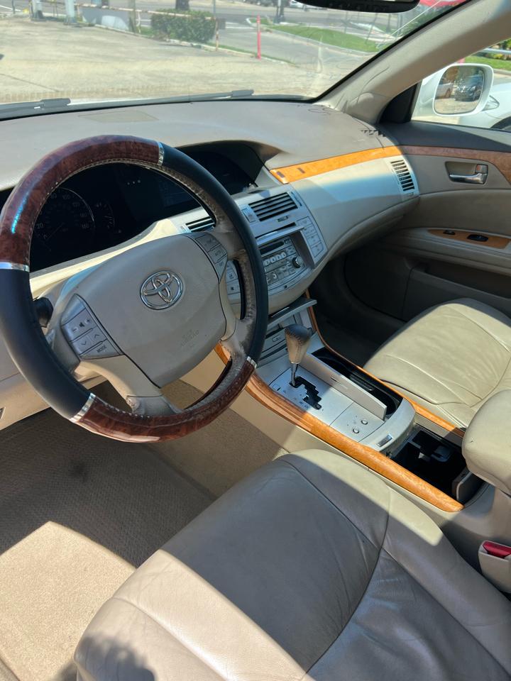 Toyota Avalon XL 2005