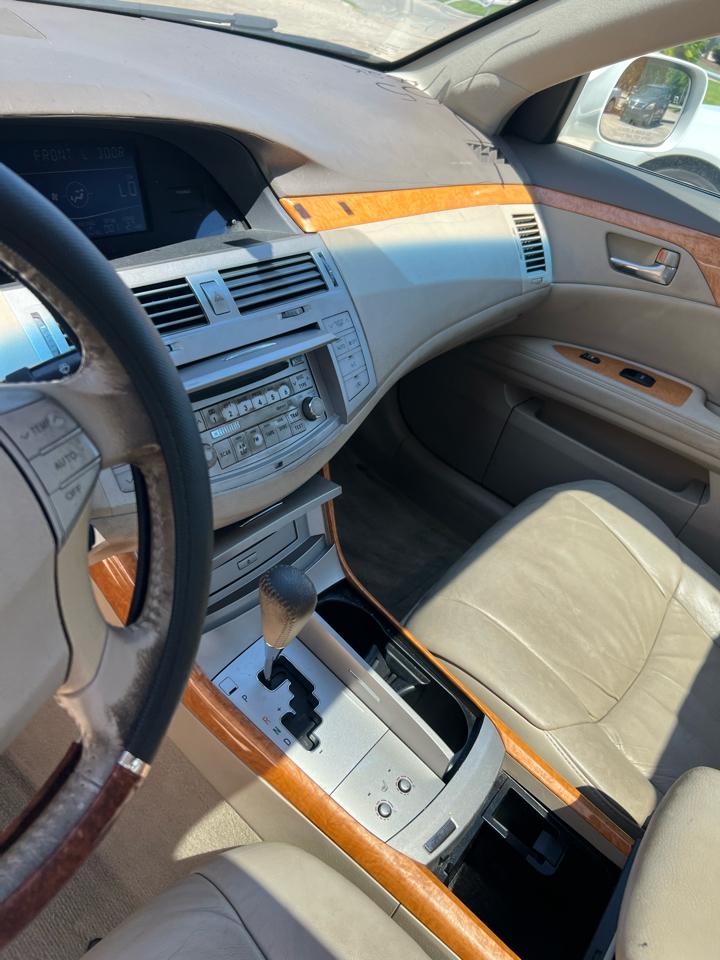 Toyota Avalon XL 2005