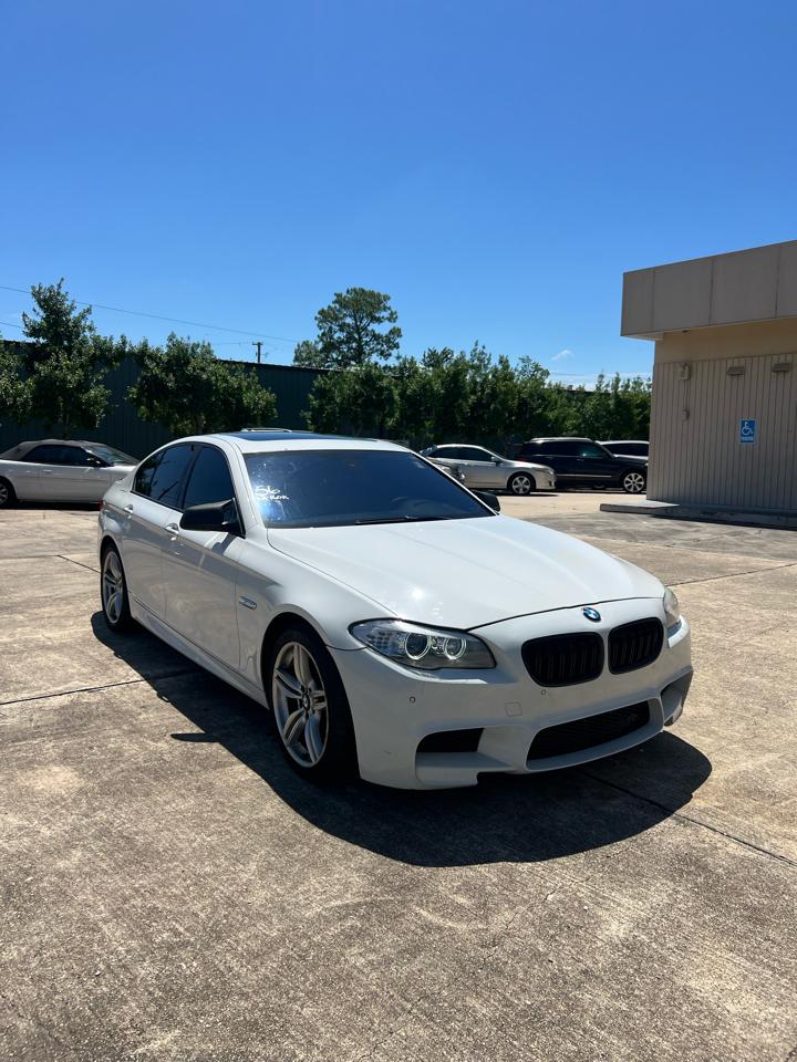 BMW 5-Series 550i 2012