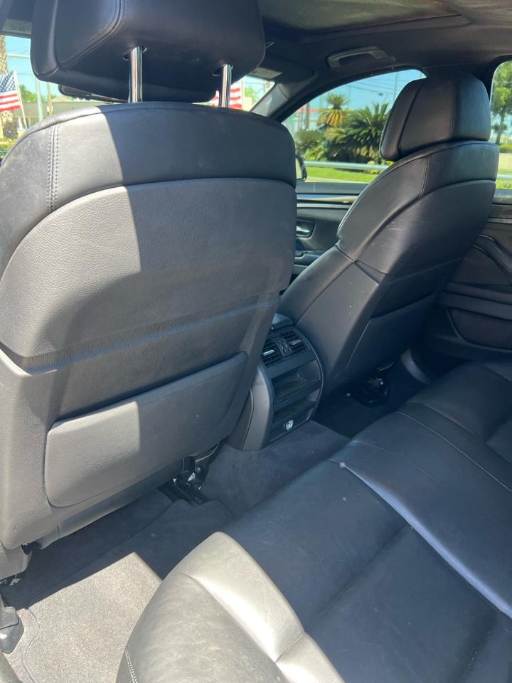 BMW 5-Series 550i 2012