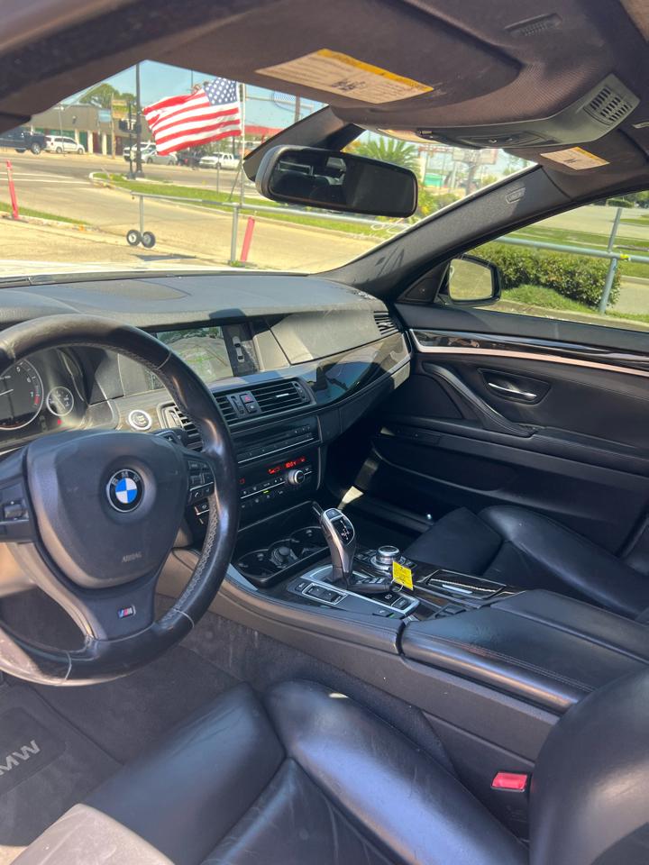 BMW 5-Series 550i 2012
