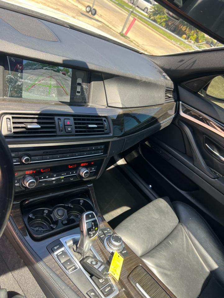 BMW 5-Series 550i 2012