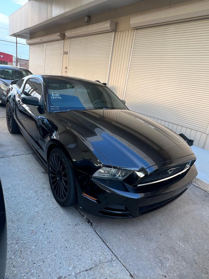 Ford Mustang V6 Coupe 2013