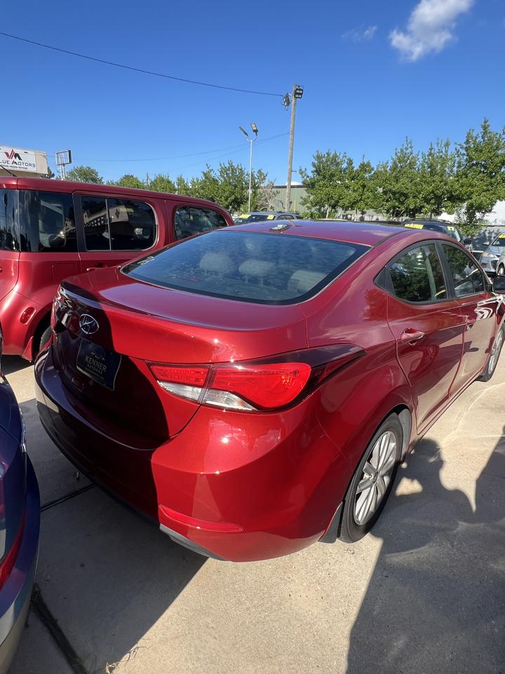Hyundai Elantra SE 6AT 2016