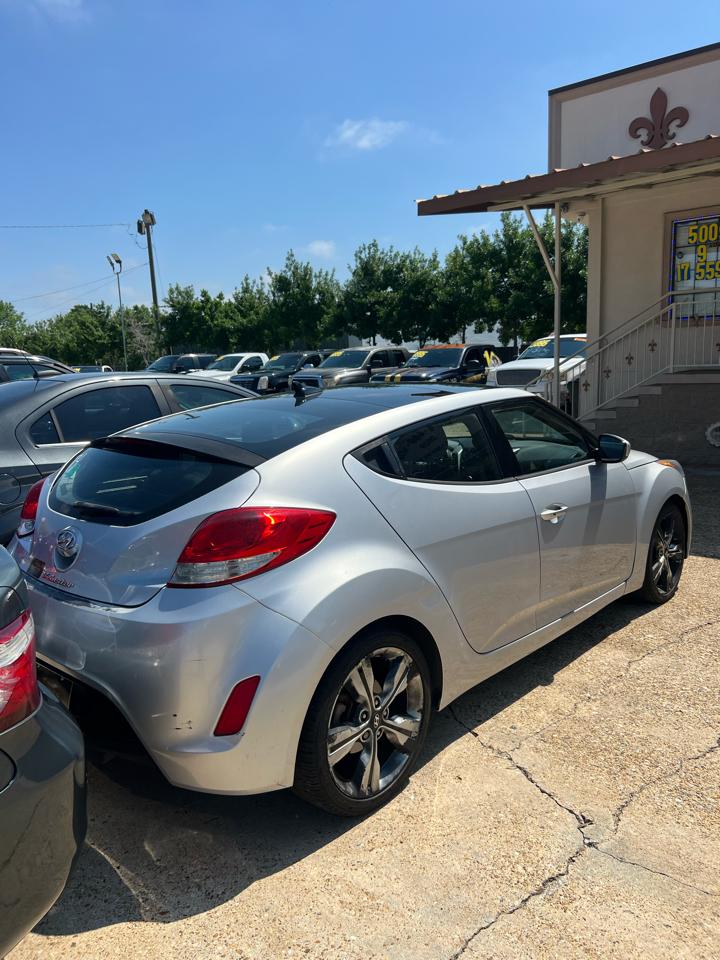 Hyundai Veloster Base 6MT 2017