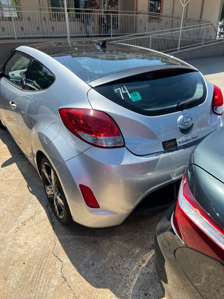 Hyundai Veloster Base 6MT 2017
