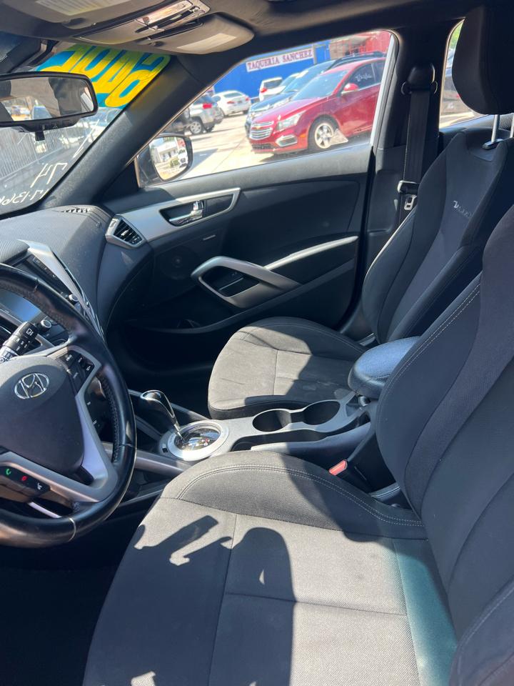 Hyundai Veloster Base 6MT 2017