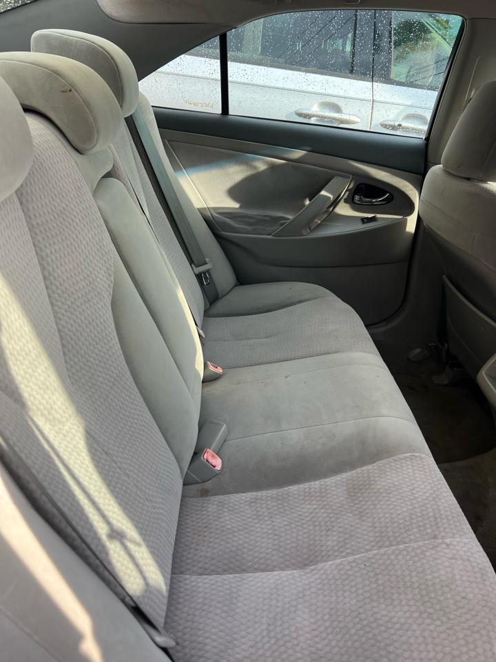 Toyota Camry SE 6-Spd MT 2010