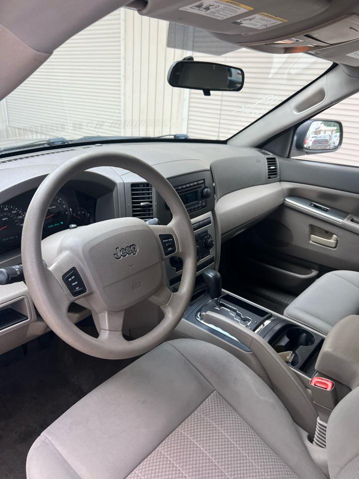 Jeep Grand Cherokee Laredo 2WD 2006