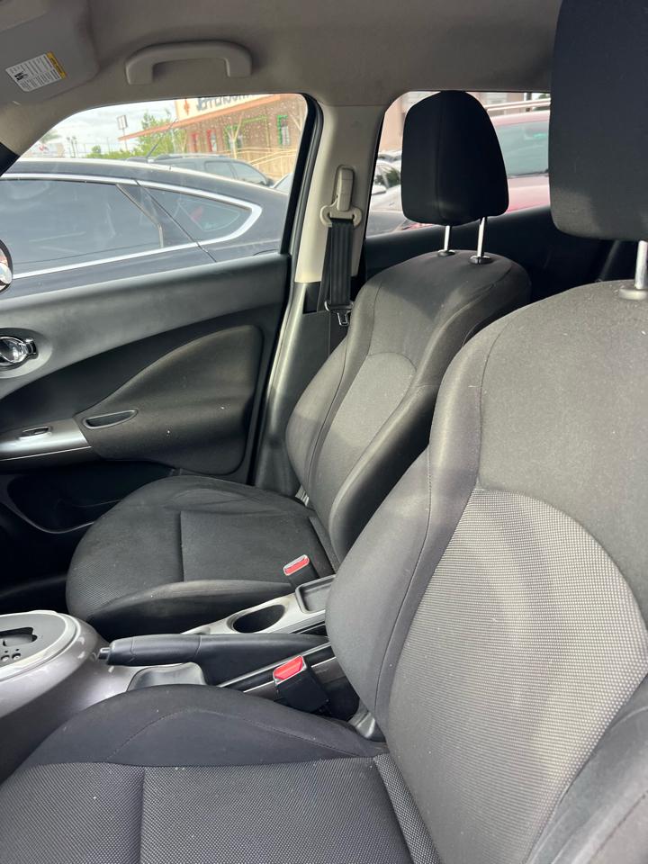 Nissan Juke S FWD 2012
