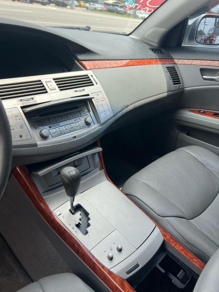 Toyota Avalon XL 2005