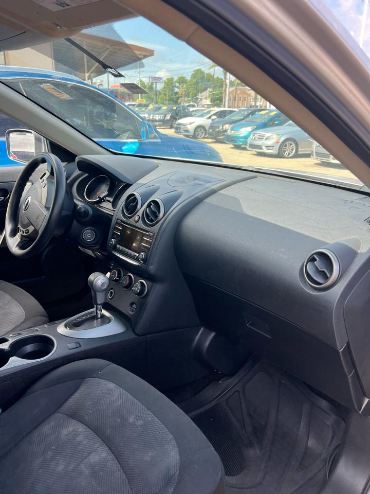 Nissan Rogue S FWD Krom Edition 2012