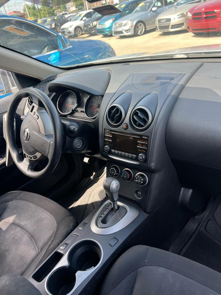 Nissan Rogue S FWD Krom Edition 2012