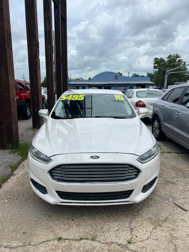 Ford Fusion SE 2015