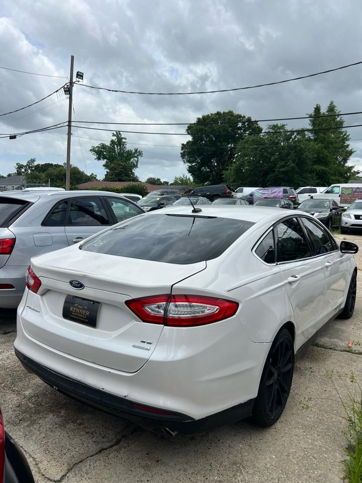 Ford Fusion SE 2015